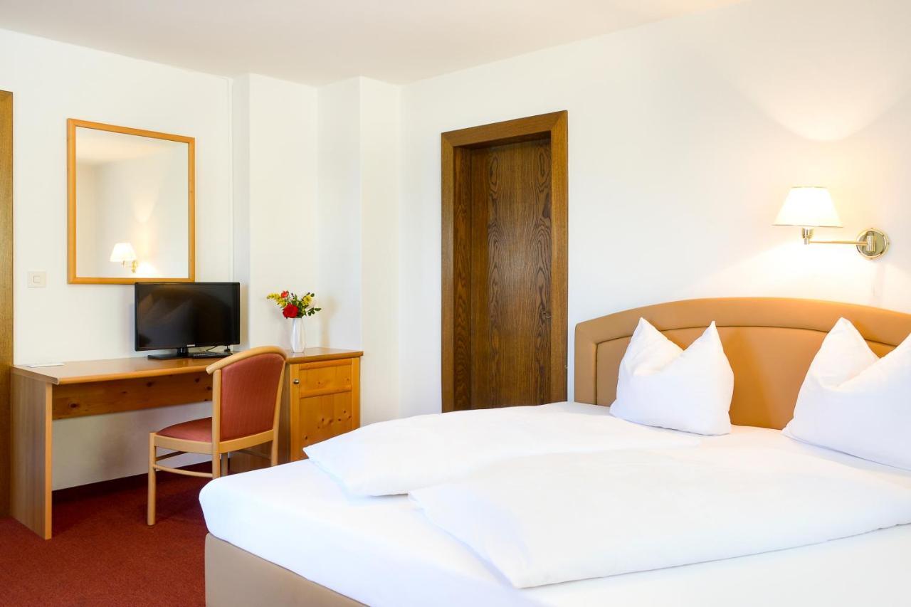 תיירזה Ferienhotel Elvira מראה חיצוני תמונה
