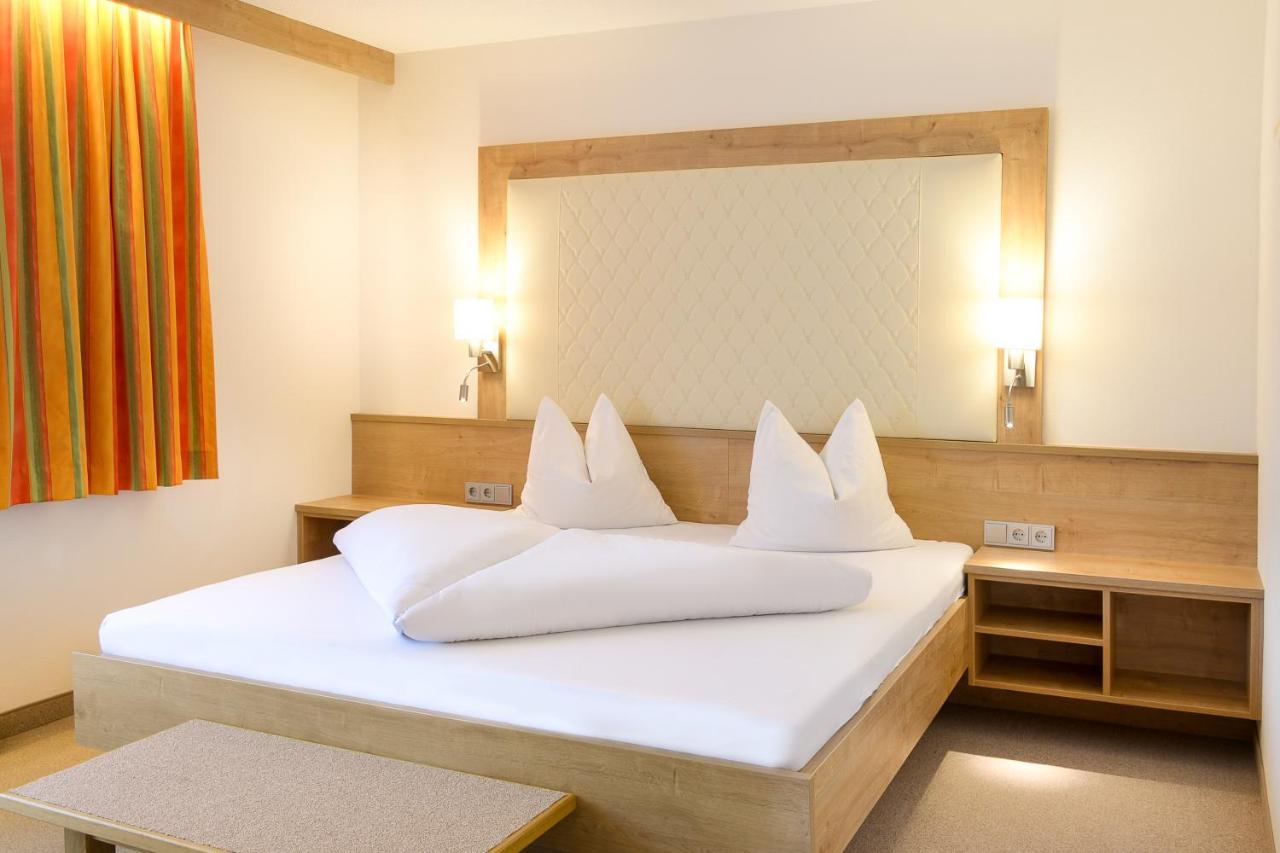 תיירזה Ferienhotel Elvira מראה חיצוני תמונה