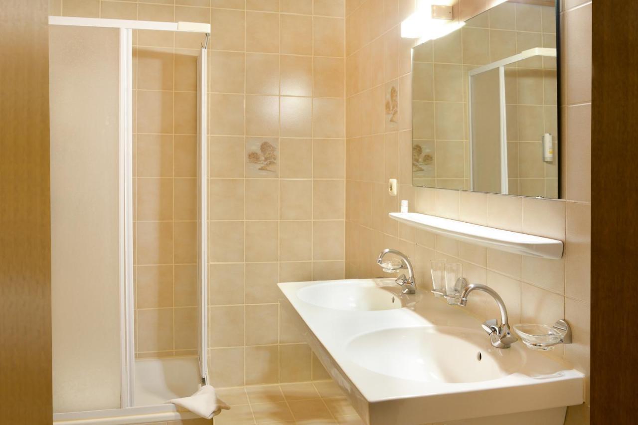 תיירזה Ferienhotel Elvira מראה חיצוני תמונה